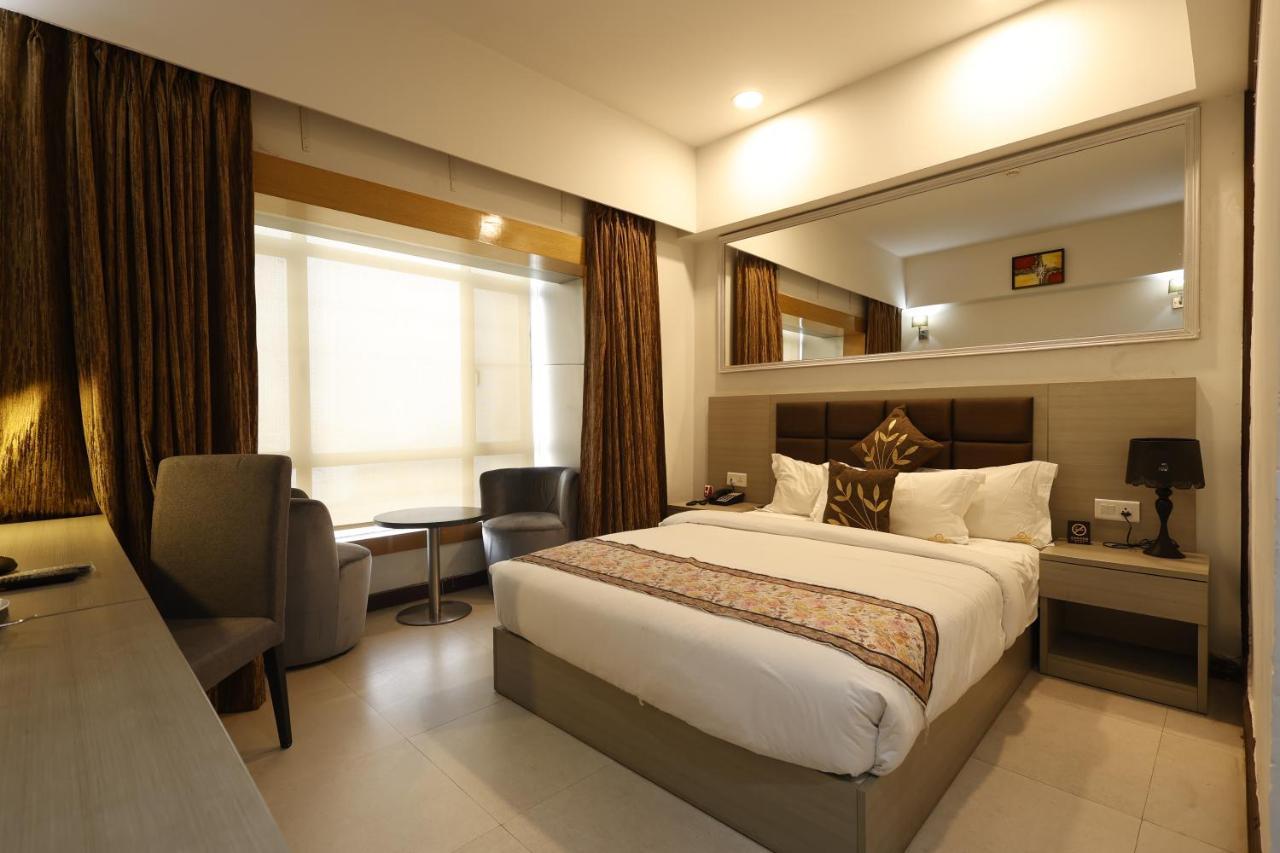 Aristocrat Hotel Kalkutta Kültér fotó