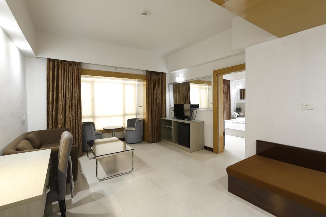 Aristocrat Hotel Kalkutta Kültér fotó