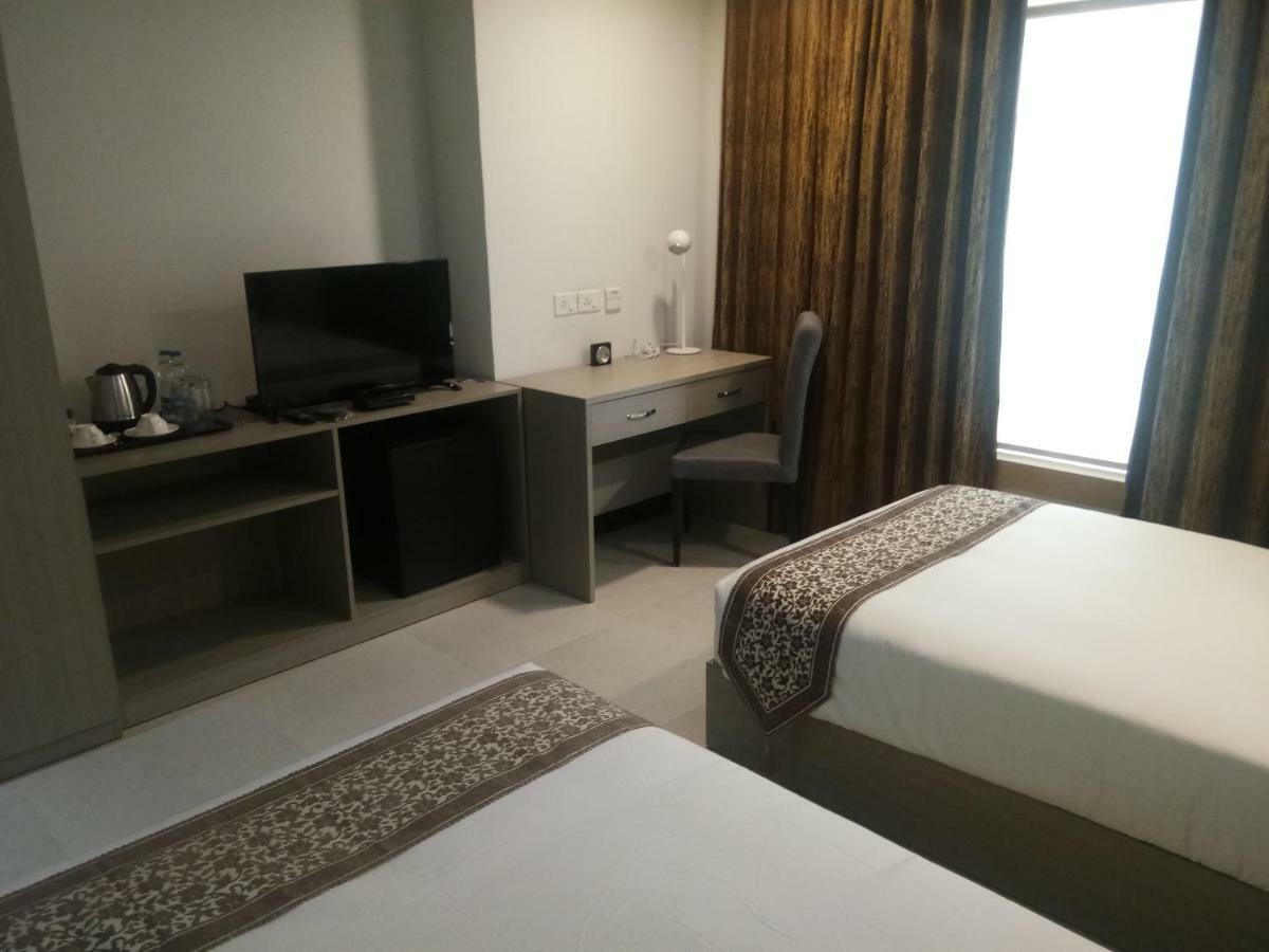 Aristocrat Hotel Kalkutta Kültér fotó
