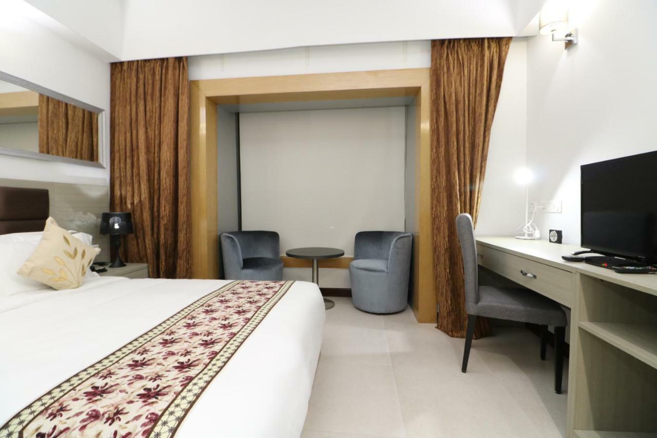 Aristocrat Hotel Kalkutta Kültér fotó