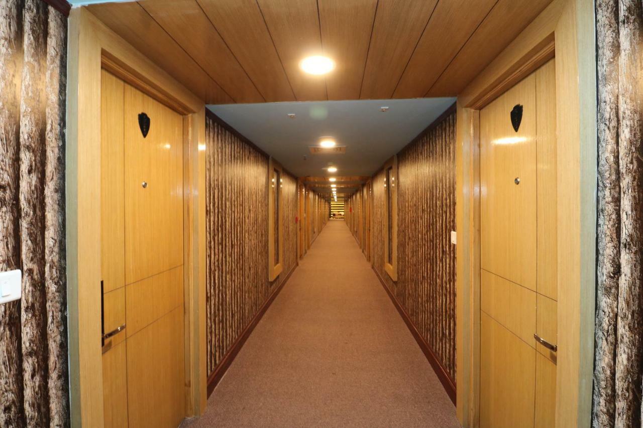 Aristocrat Hotel Kalkutta Kültér fotó