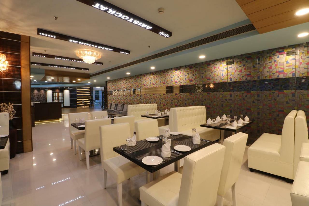 Aristocrat Hotel Kalkutta Kültér fotó