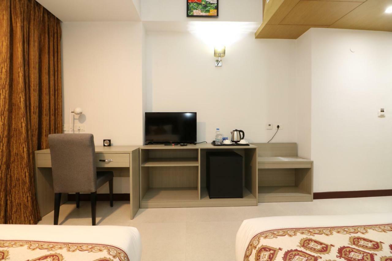 Aristocrat Hotel Kalkutta Kültér fotó