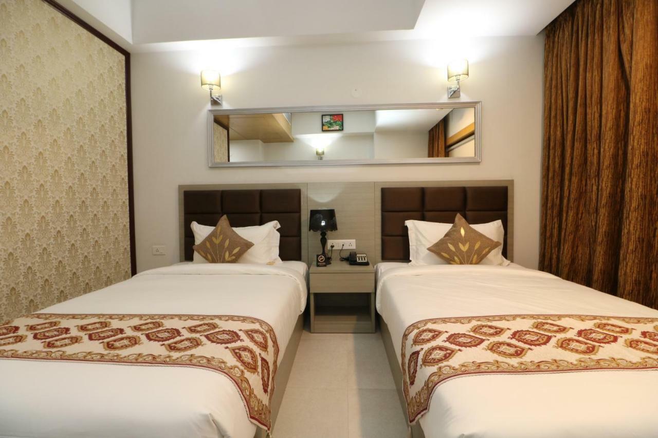 Aristocrat Hotel Kalkutta Kültér fotó