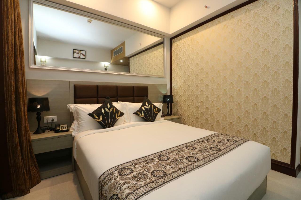 Aristocrat Hotel Kalkutta Kültér fotó